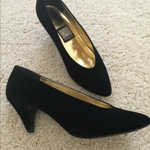Velvet Pump